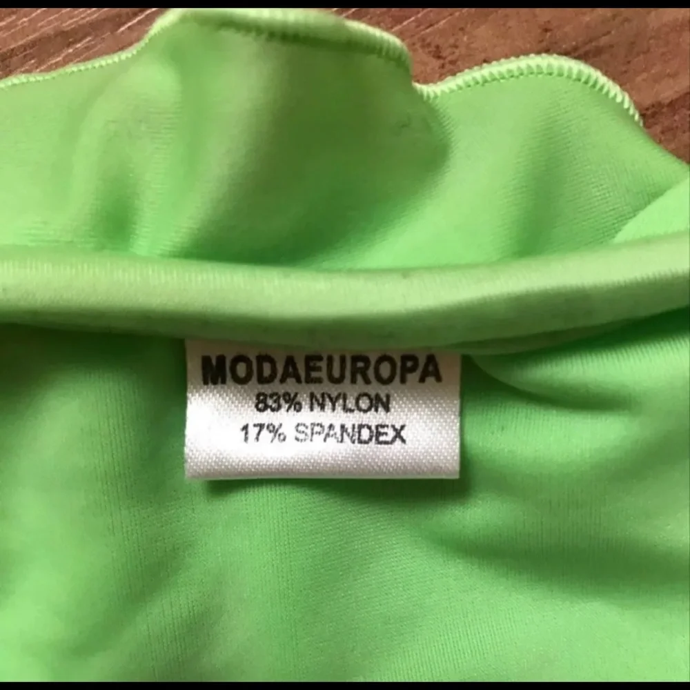 European design bikini Women's Lime green, ruffled accent size large - Picture 4 of 4